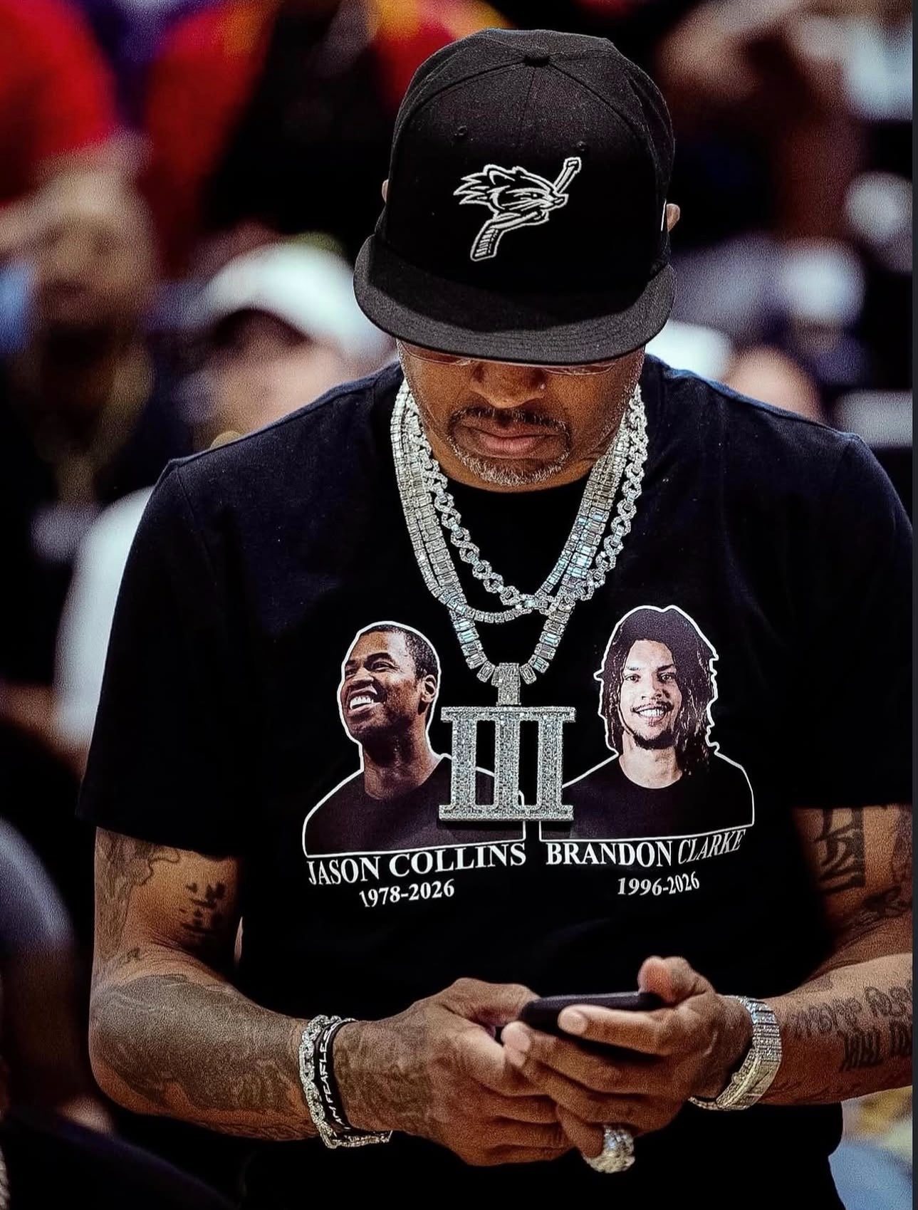 艾弗森缅怀柯林斯和克拉克。NBA