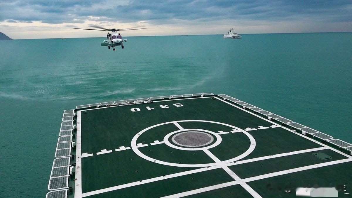 呦呵，想不到这么快海警版的直-20也装备上舰了，这属实意想不到！[大金牙][大金