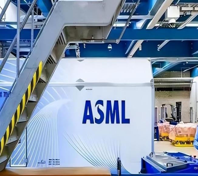 美国：绝不允许把使用美国技术的光刻机，卖给中国！中国：绝不允许把使用中国稀土的光