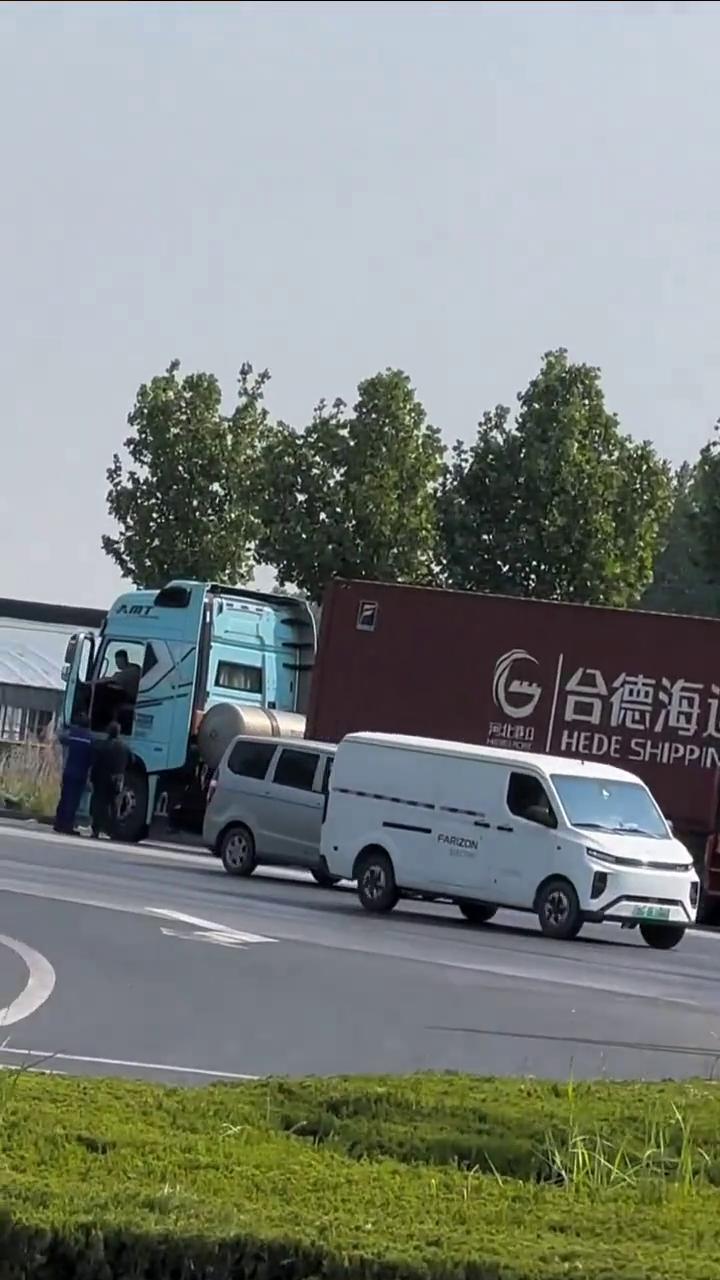 我长这么大没见过这么嚣张的人，今天你就见到了。