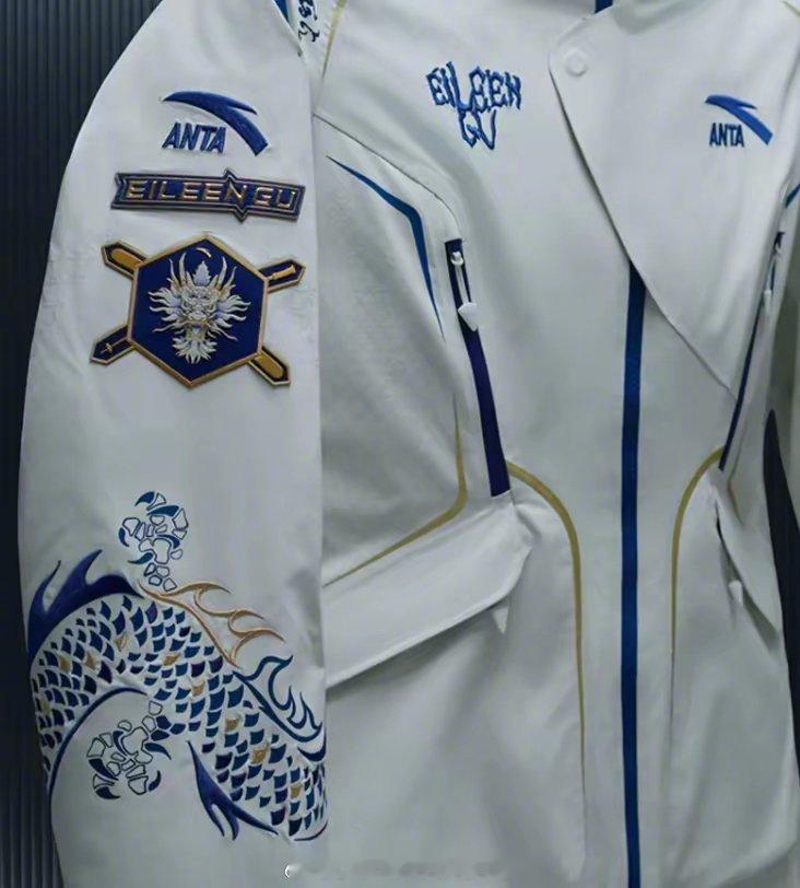 安踏战袍真不错👌谷爱凌含泪说怕不能再滑雪了🍻王一博 会有冬奥会特别款广告吗?