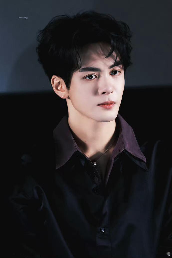 曾舜晞发长文告别月鳞绮纪曾舜晞发长文告别武拾光最后一条真龙，守着没有你的三界。这