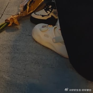 每日一善阳光信用  hyr每日一善 与人为善，照亮自己，温暖他人很多人以为让着他