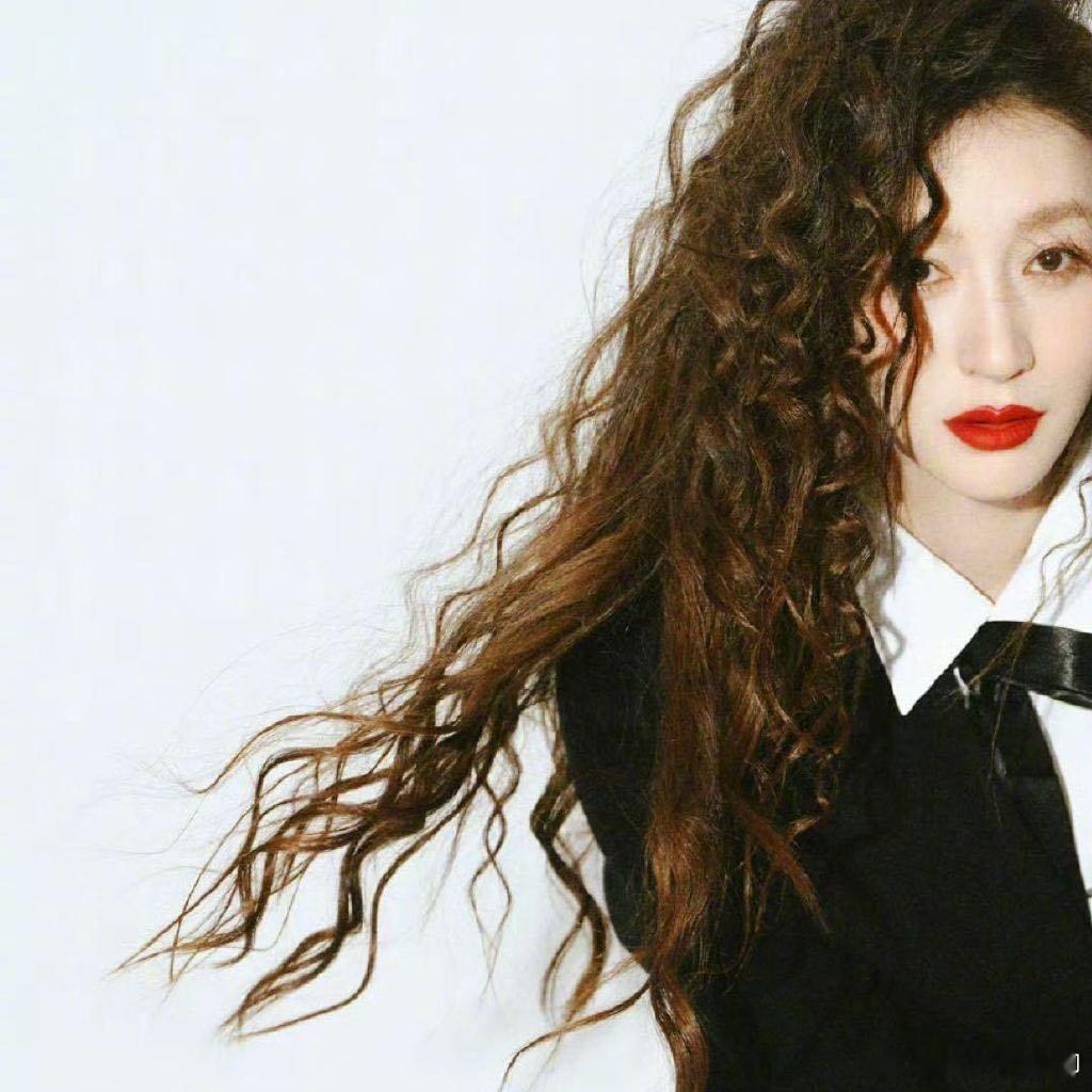 李小冉回应第一李小冉回应一公排名第一 实至名归吧 