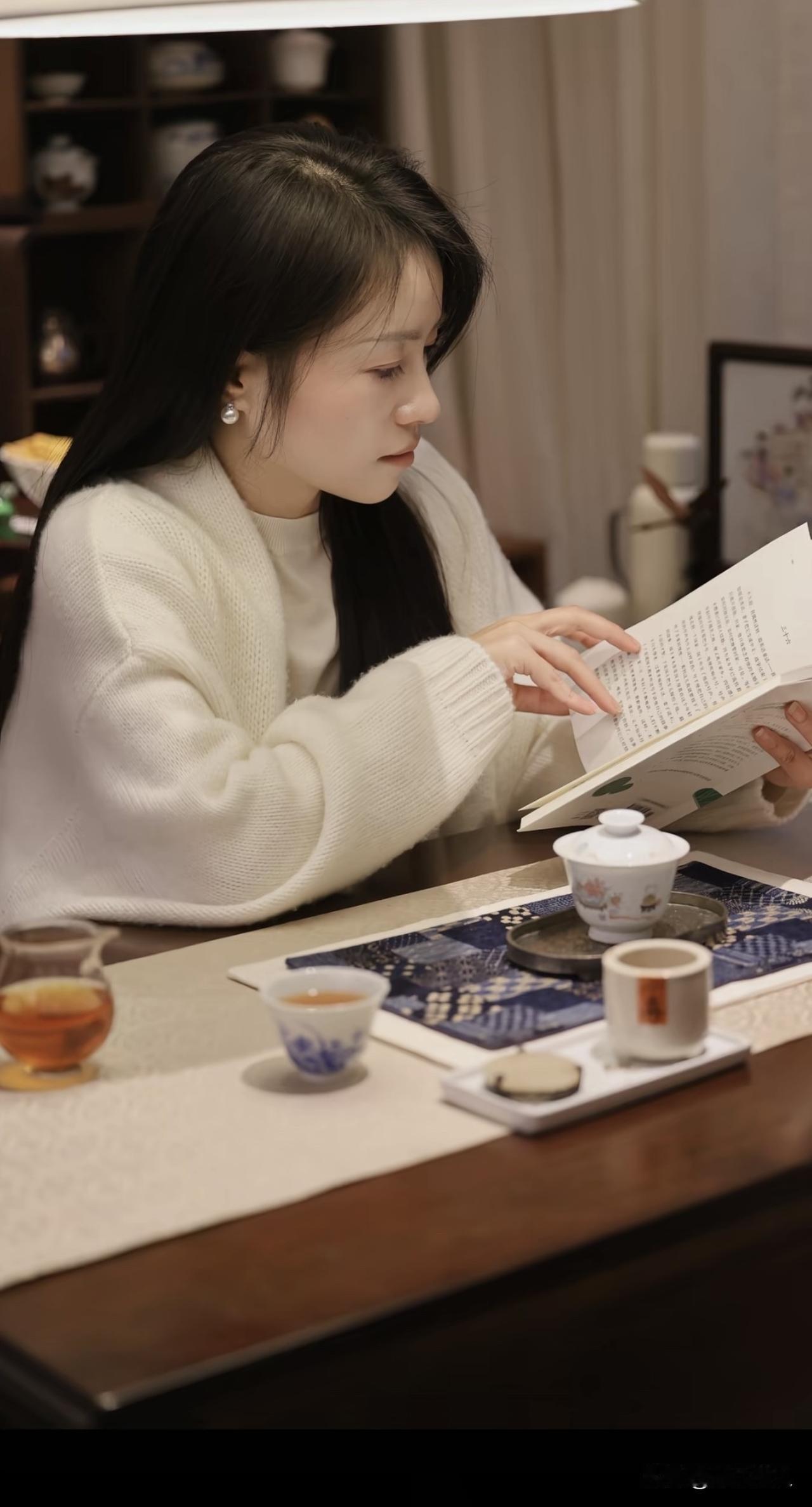 新思维：地球发现自己不是个“好逑”

百年不遇之大变局下，总有振聋发聩的“新思维