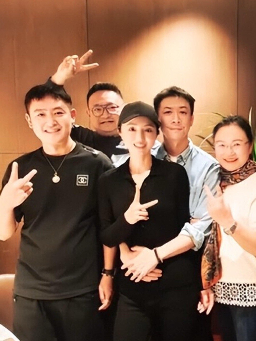 张维伊对董璇是真爱，看他的动作就知道了 