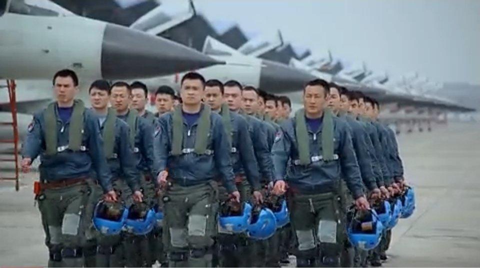 #人民海军航空兵71岁生日快乐#有一种成人礼叫单飞只有海军航空兵才能体会有一种霸