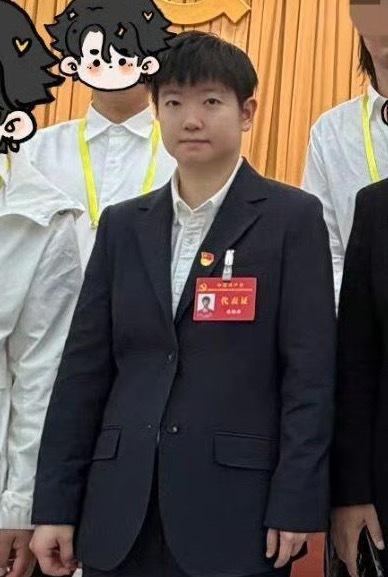 此女哪里都是萌点🥰🥰🥰 