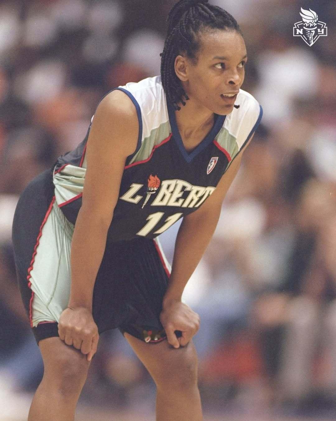 WNBA2026 30年前的今天，洛杉矶火花和纽约自由人迎来了WNBA处子赛季的