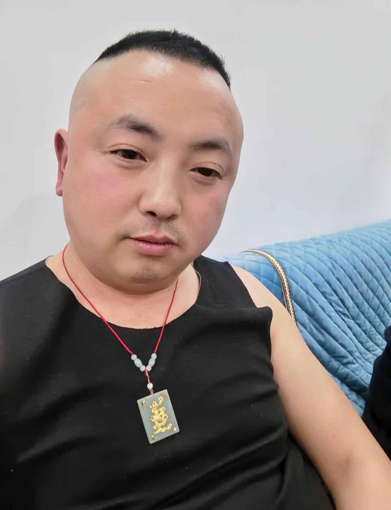 穿着得体是一种生活态度 抽支孤独的烟 奋斗中的男人 一无所有满身疲惫