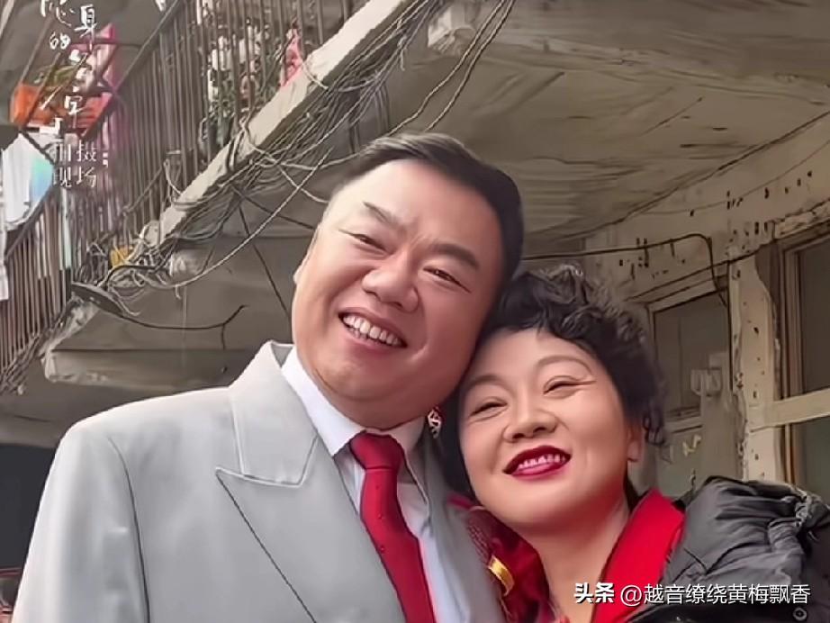 这是姜超与闫妮自《武林外传》后再度携手合作。遗憾的是，闫妮已不复当年模样，姜超却