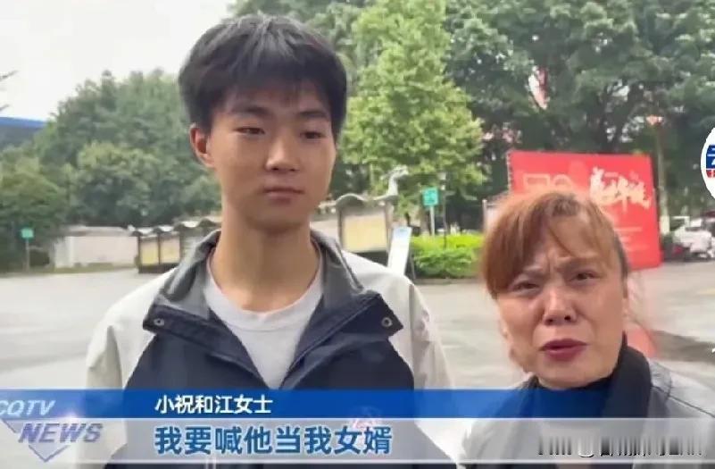 笑死了！帅气的重庆少年冲进火场救出了邻居大爷大妈，大爷女儿买了水果、牛奶去感谢少
