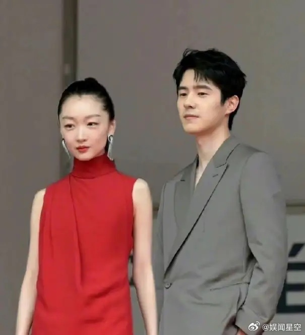 网曝90后影后领证！直接爆周冬雨名字得了，内娱90后影后只有一位，那就是周冬雨，