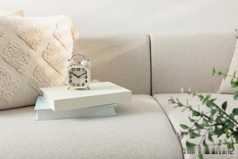 来南宁好几天了，也不知道这个装修啥时候是个头。
陆陆续续各种用品在到货，今天沙发