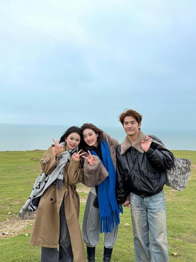 白崖偶遇孙乐言奥斯卡网友白崖偶遇孙乐言奥斯卡 毓言cp稳稳的幸福！网友在英国白崖