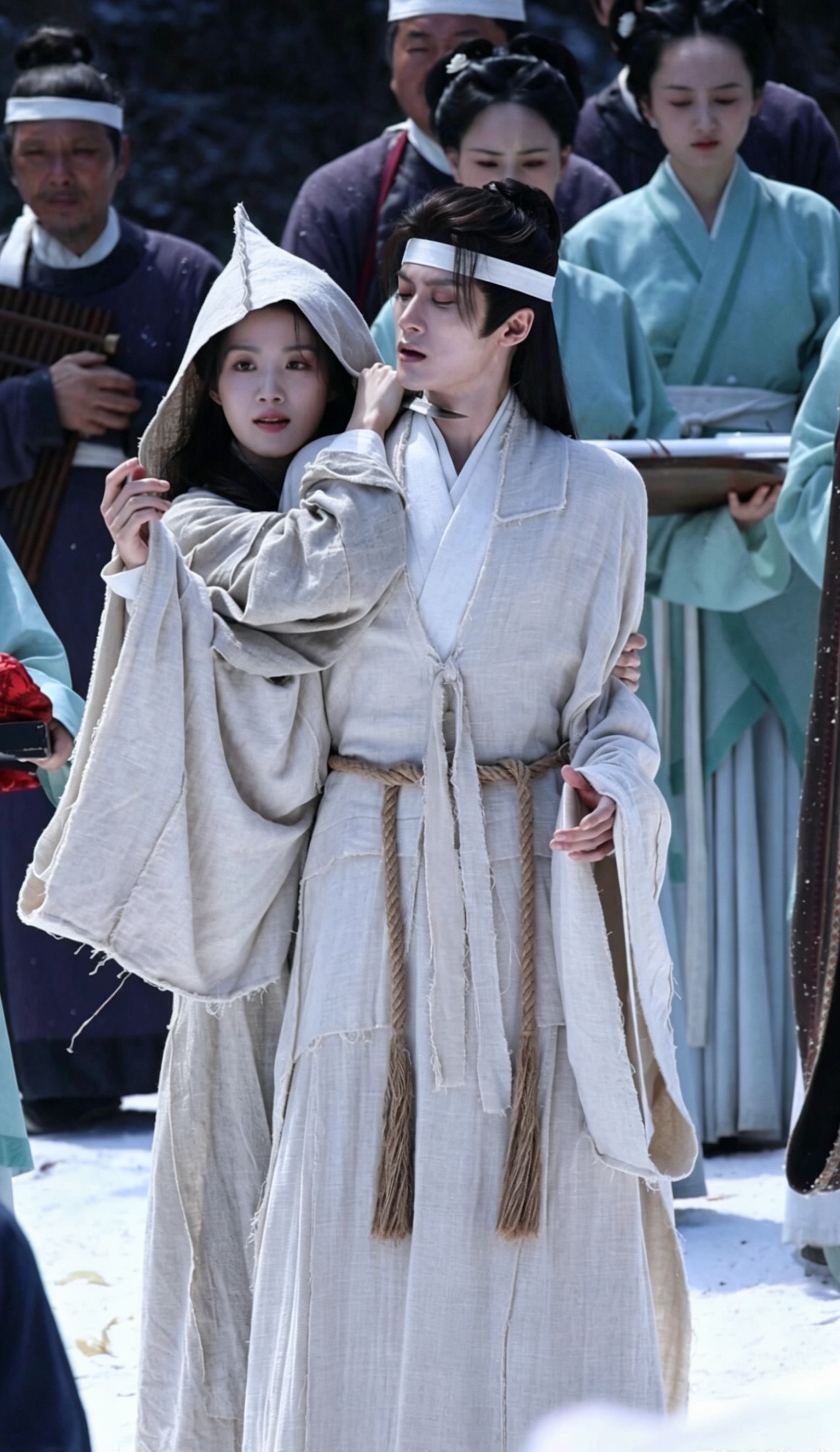 画风转的太快，昨天还在举高高，今天谢却山和南衣开始动🔪Srds家主的手好好看何