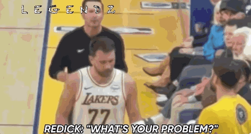 湖人内讧？雷迪克追着东契奇狂喷！范德比尔特一个动作机智化解

湖勇大战刚结束，场