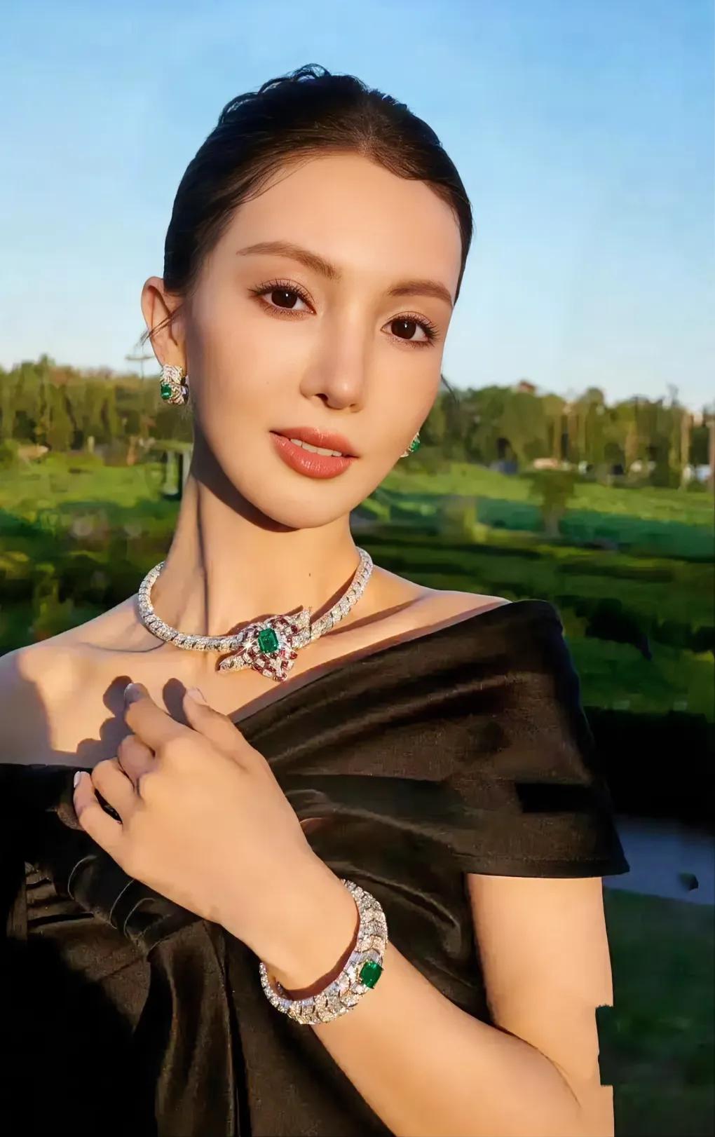 太惨不忍睹了！为啥韩国的整容好歹还挺自然，国内的这些网红啊明星老是过度整容，无心