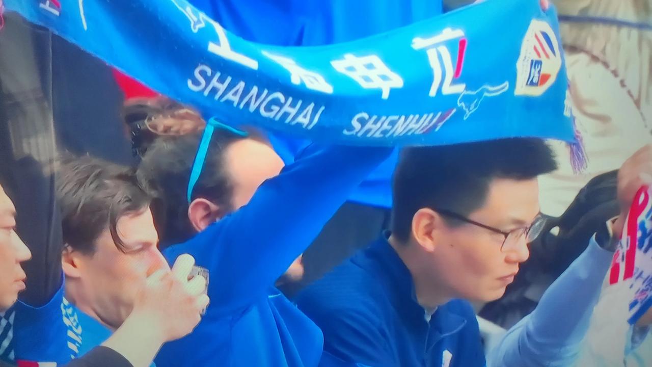 赛季不败，仍然还在坑里。
号称国家德比的京沪大战，结果正如我赛前的预测一模一样，