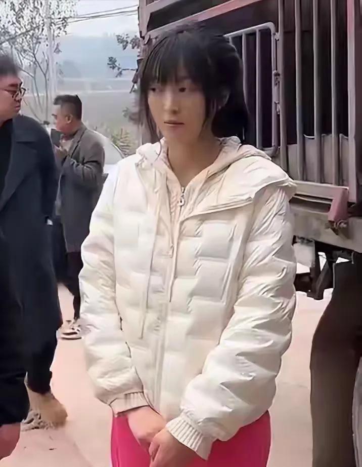 网友纳闷，台湾女游客组团来“呆呆”家串门的消息早已公开，呆呆妹人气正旺，双方见面
