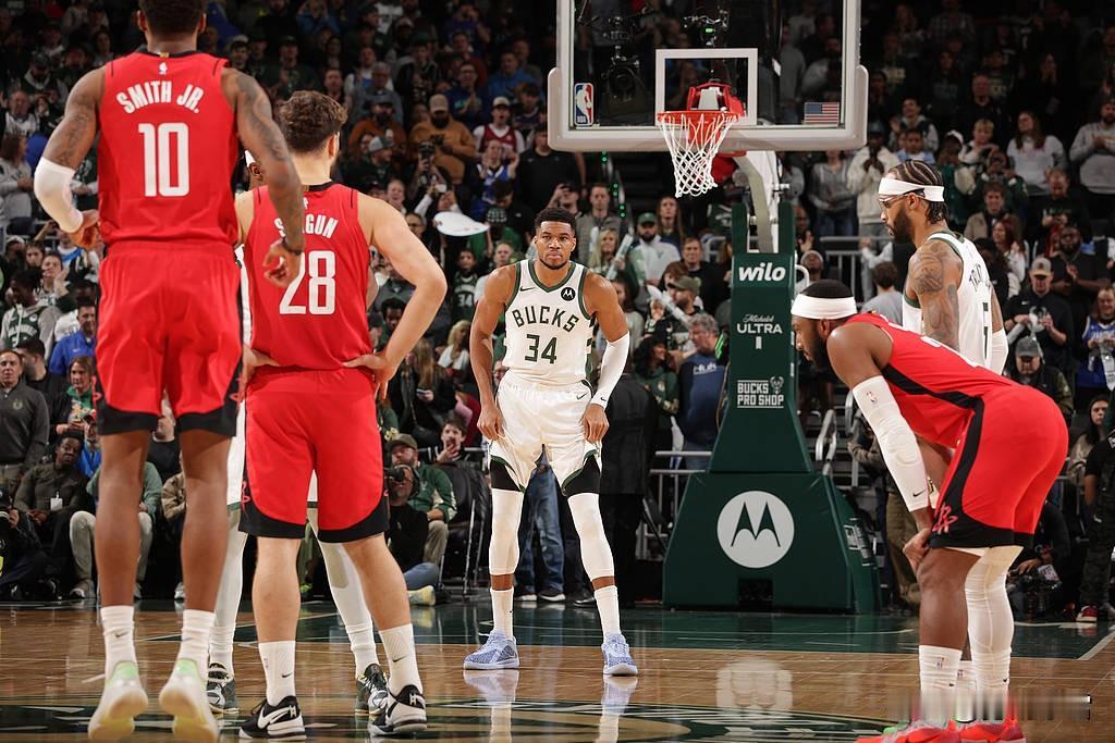 杜兰特31+7字母哥空砍37分 火箭逆转雄鹿

北京时间11月10日NBA常规赛