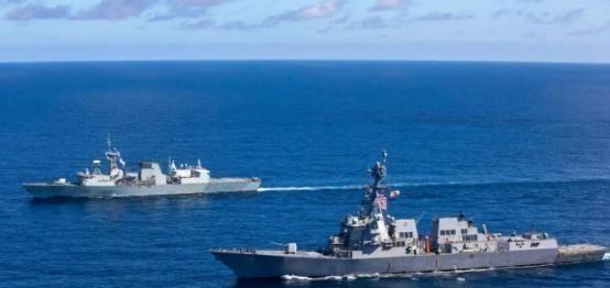 美国慌了，猛然发现中国根本不打算“武统”台湾，而是用一张和平统一的网慢慢收口。美