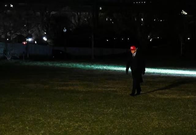 据路透社消息：特朗普称推迟5天打击伊朗发电站后，油价暴跌，股票和债券价格大幅上涨