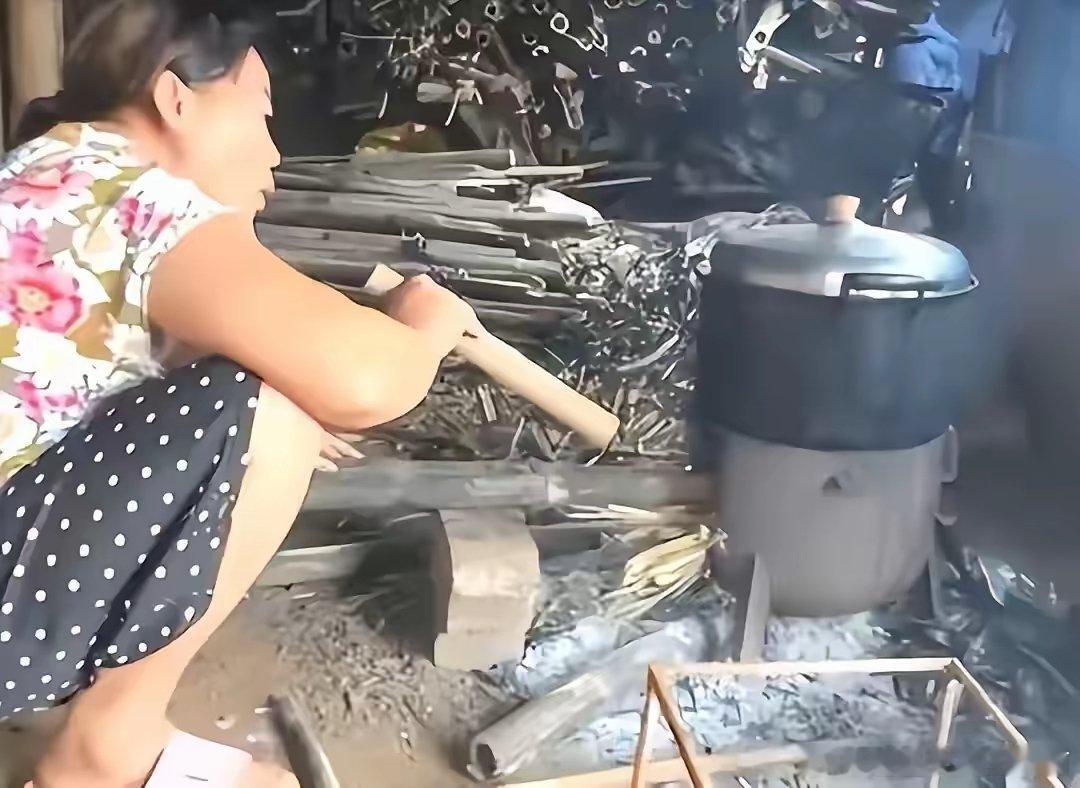 管的真宽，连全红婵爸妈的生活方式都管上了。去农村生活，你就知道为什么会这样。农活