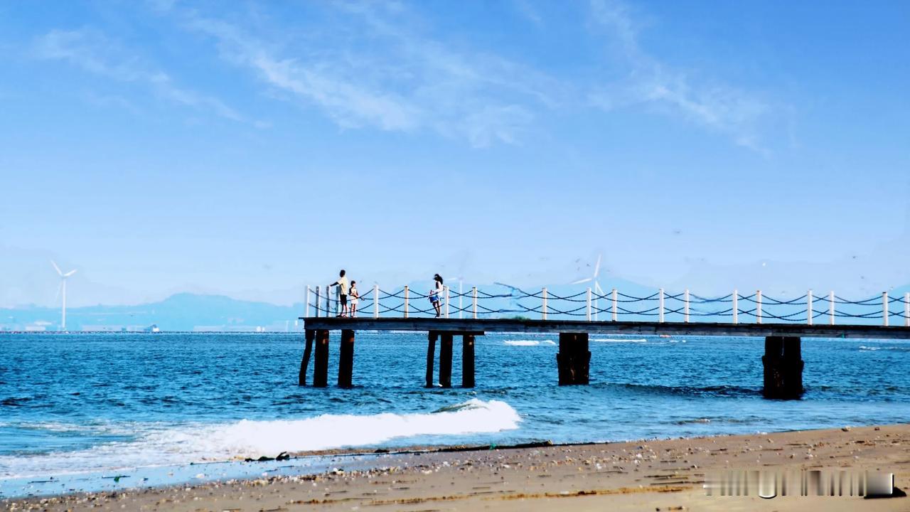 秋季海岸线
#秋日生活打卡季# #秋日海边🏝#