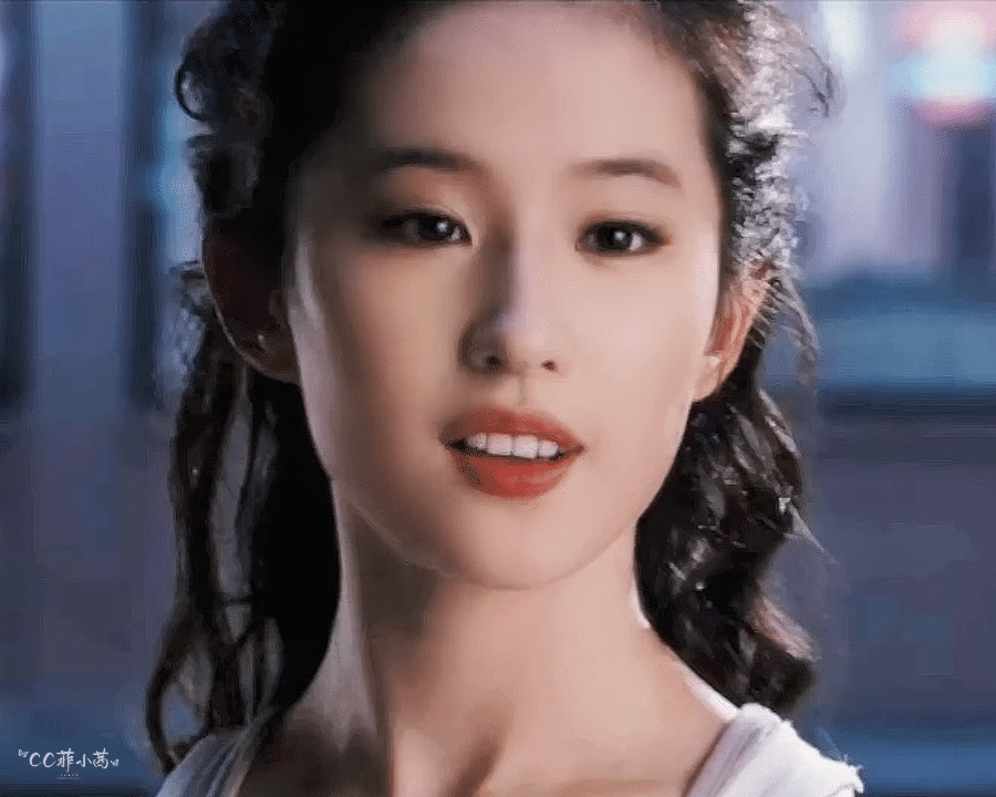 国外粉丝拿的是金燕子图片保镖一路护送，刘亦菲专车+保镖就是很平常操作，哪一年都这