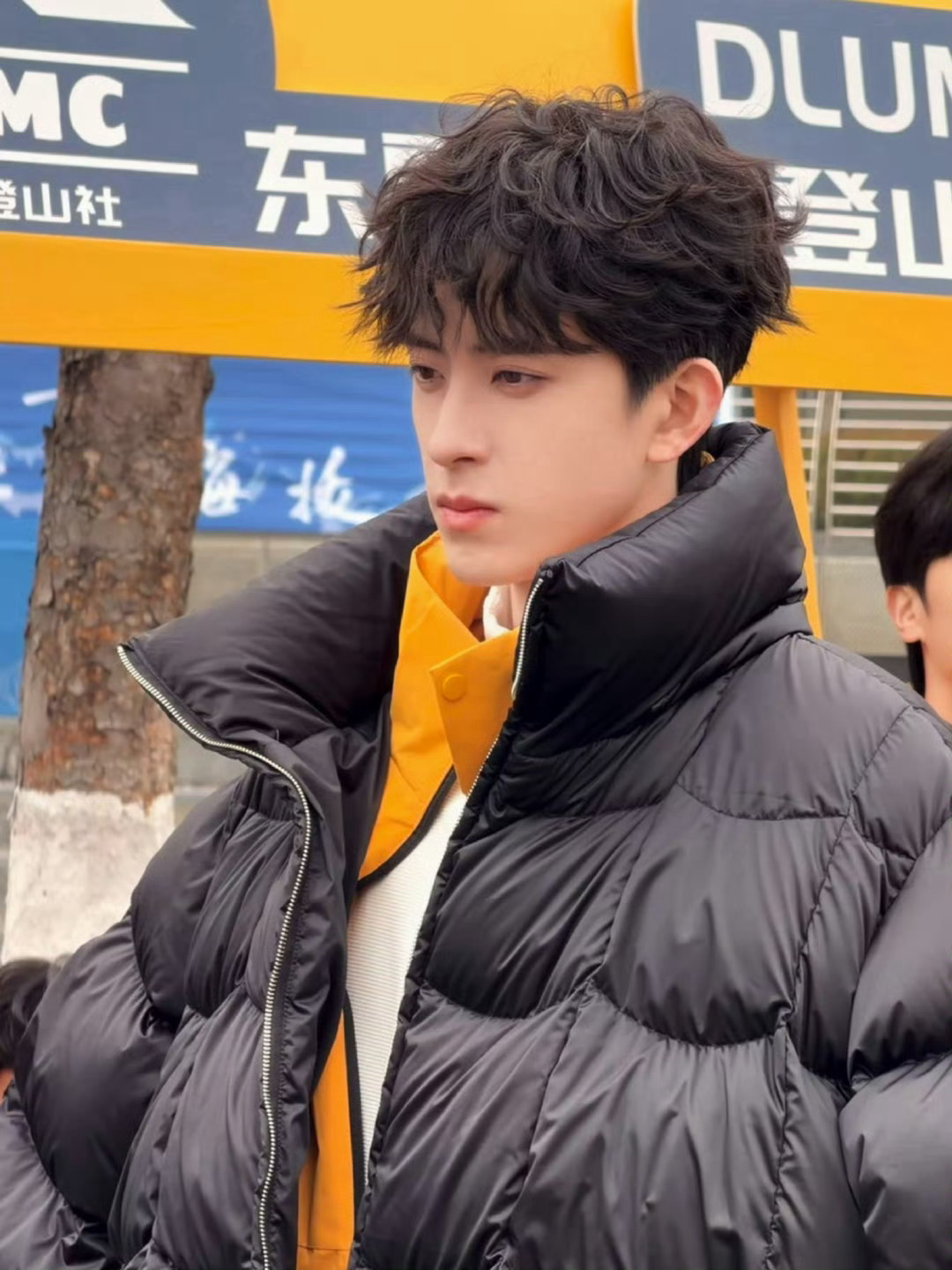 敖瑞鹏高萌卷发企鹅敖瑞鹏卷发好萌哇撒！！敖瑞鹏真的可爱吧！！敖瑞鹏