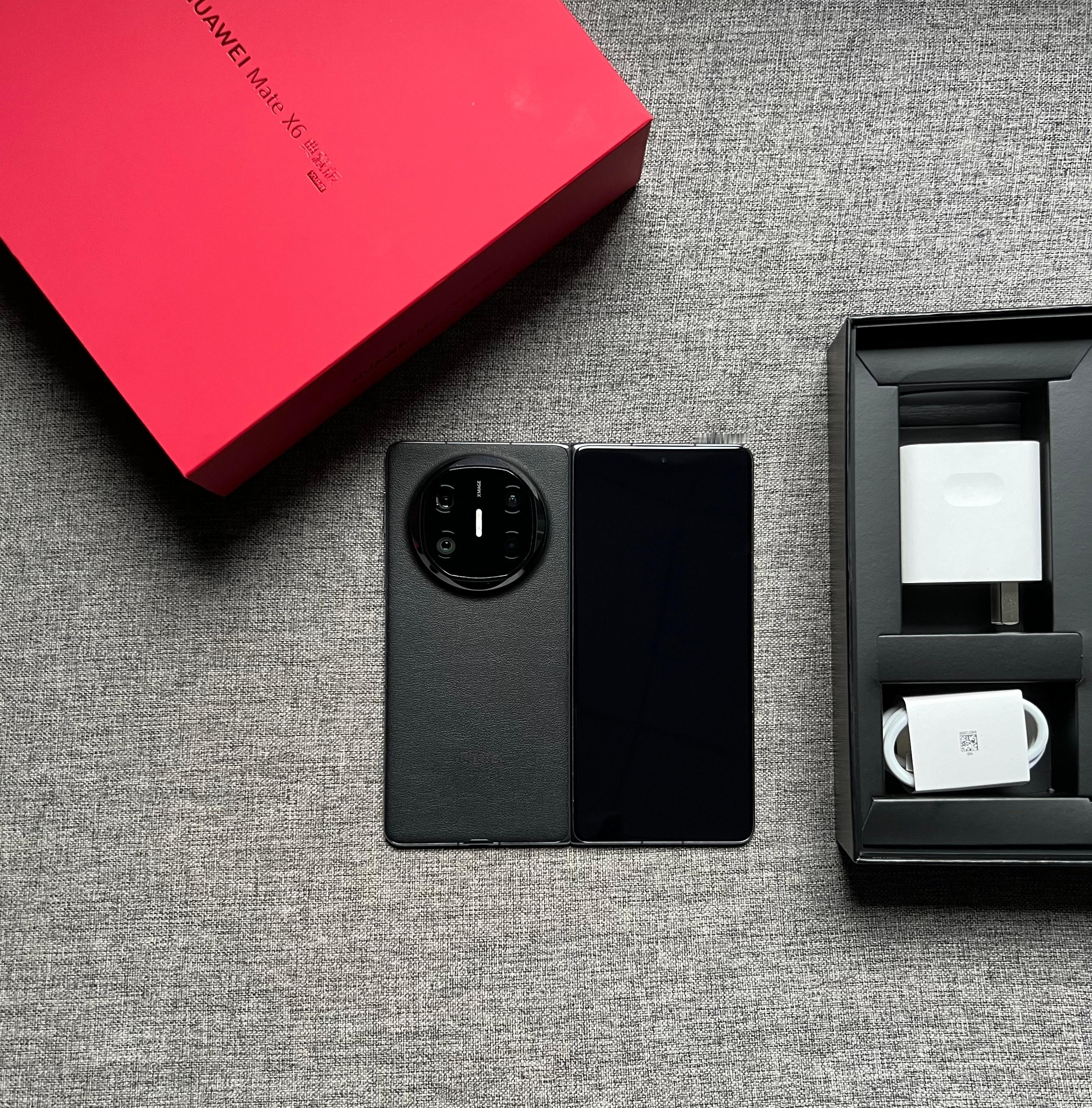 华为Mate X6 典藏版 16+1TB 曜石黑，屏幕完美，中框磕碰，电池100