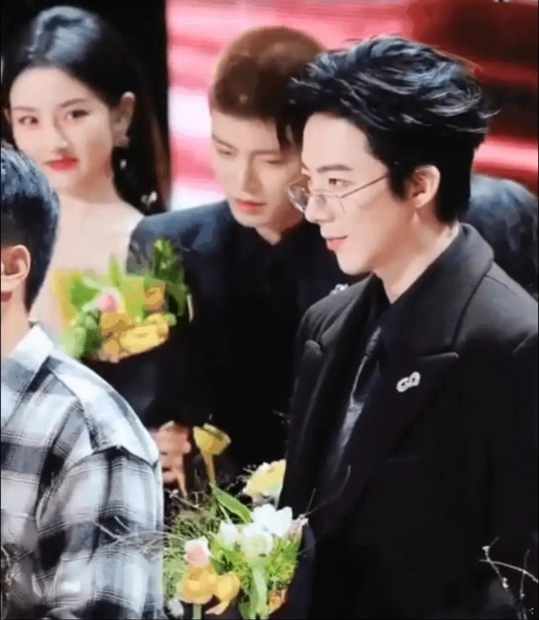 祖儿的眼睛确实很会爱人🥹 