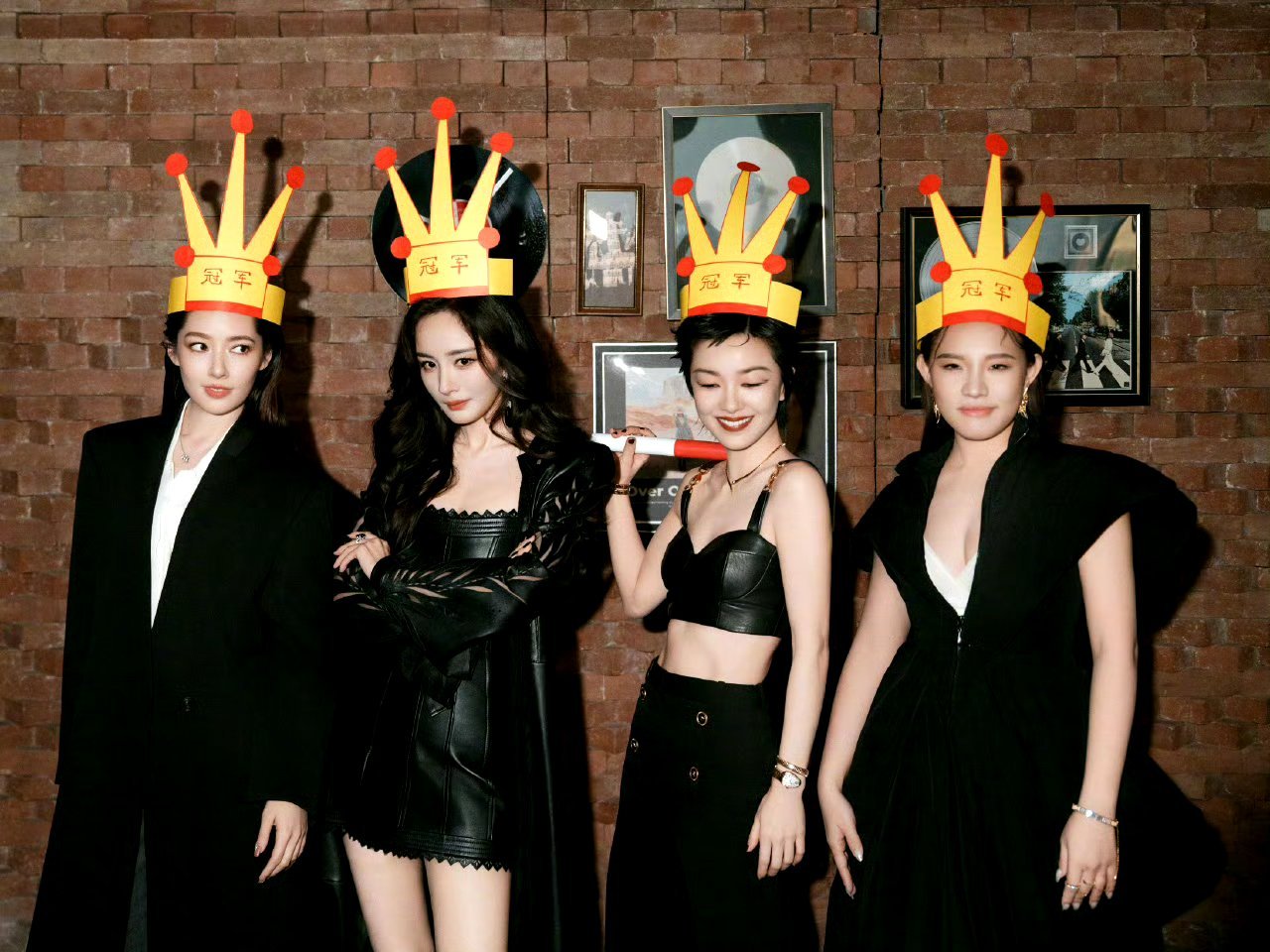 杨幂工作室发的时代姐妹花  时代姐妹花超强售后 啊啊啊四位姐姐都好漂亮🥰 杨幂