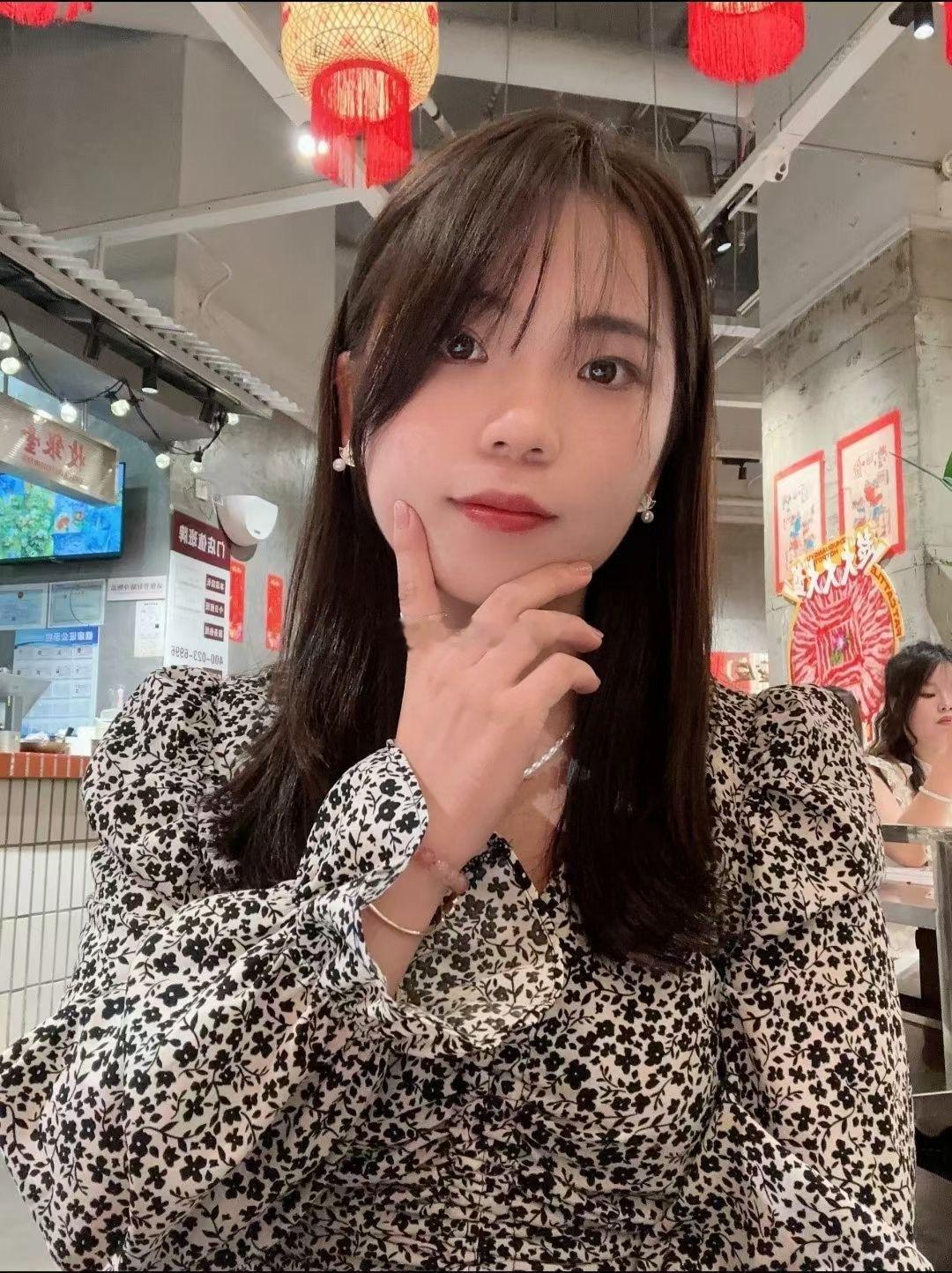 性别：女籍贯：河南目前所在地：信阳年龄：26身高：161体重：48kg工作：广告