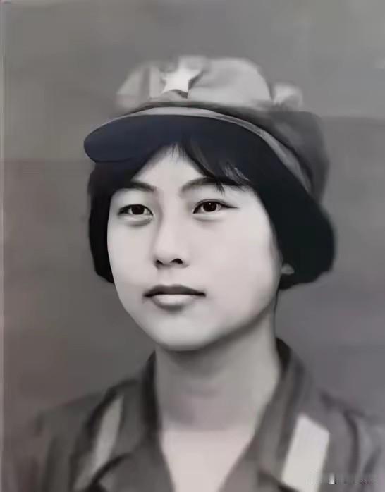 1982年9月20日上午9点30分，张家口机场上空，一架歼击机毫无征兆地刺进航线