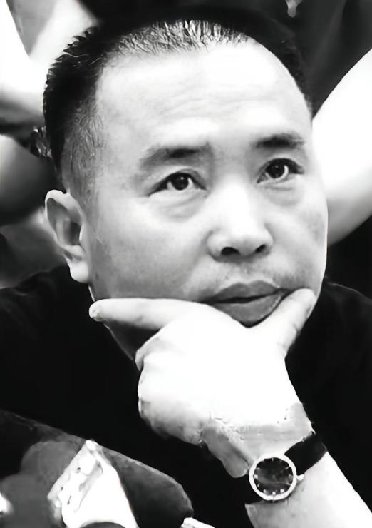 1999年，公安部密令抓捕赖昌星，省公安厅副厅长连夜打了4通电话，通话内容让专案