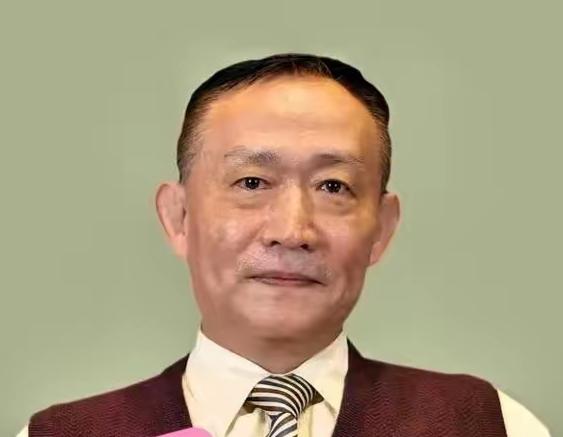 卢麒元一针见血：如果一个国家的核心决策者，家人、身家资产全都安置在海外，那这个人