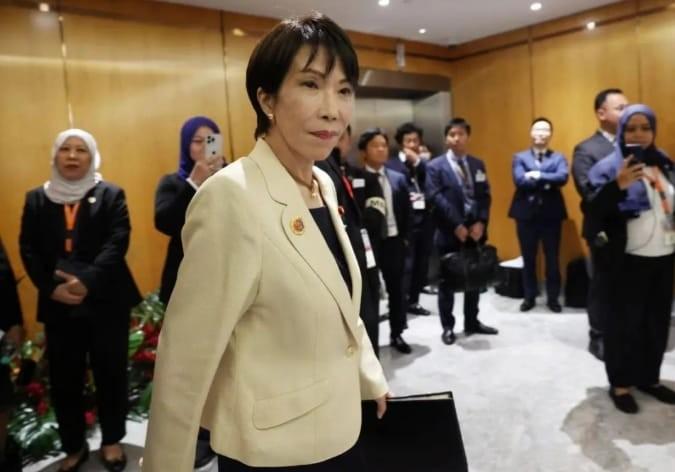 日右翼喉舌三问政府，高市扭扭捏捏答不上一句
日本军官持刀擅闯中国大使馆事件，给本