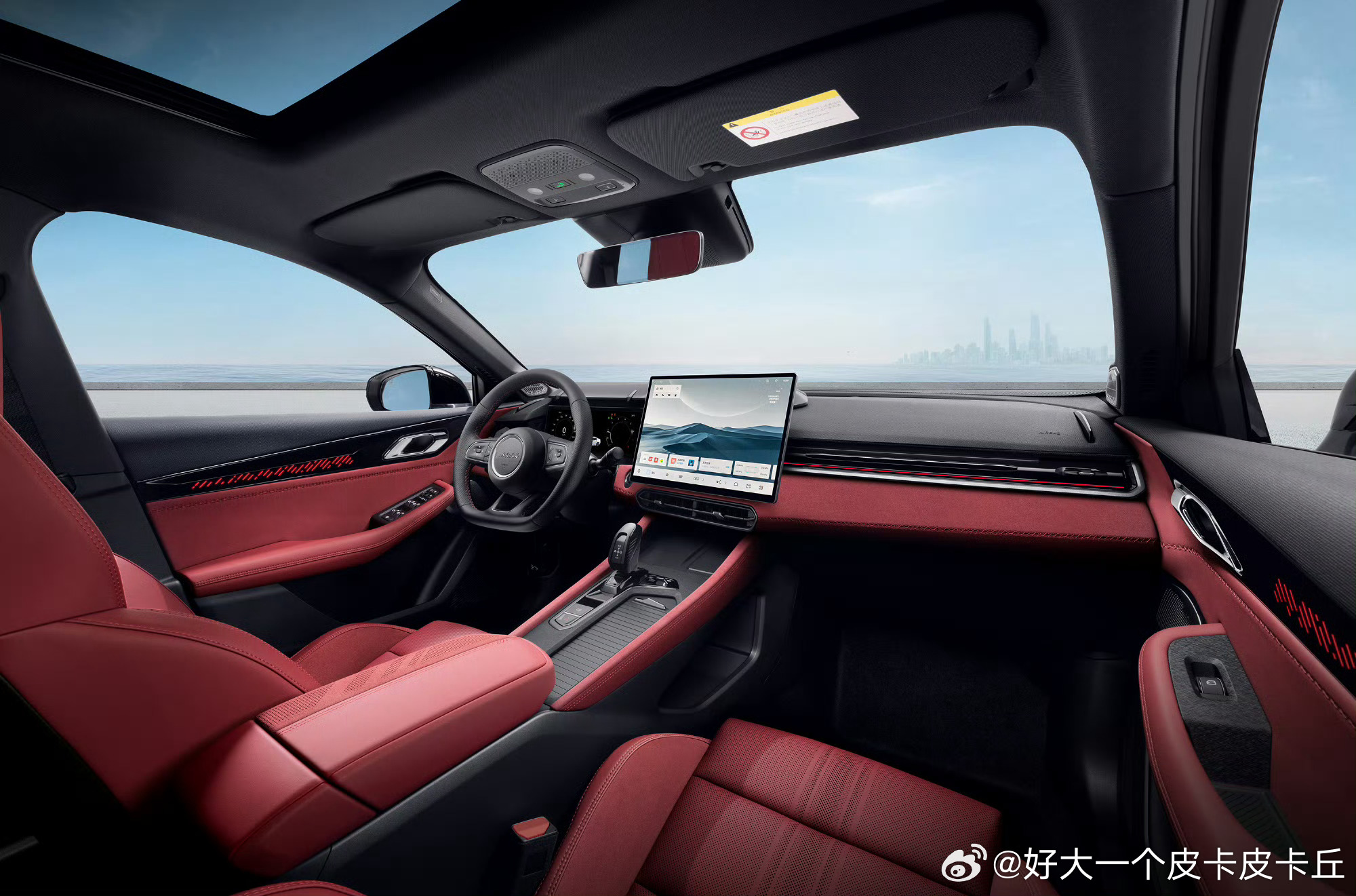 第三代领克03大尾翼版将于3月5日正式上市它标配三段可调碳纤维尾翼，支持0°/8