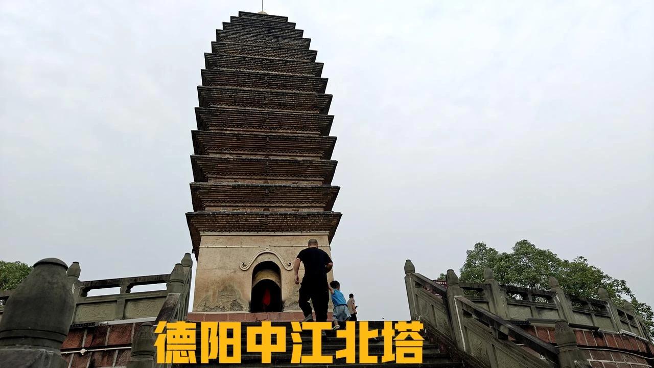 一天时间过四季！床车旅居从盖床单吹风扇、换薄睡袋、换中厚棉睡袋，到现在的羽绒睡袋