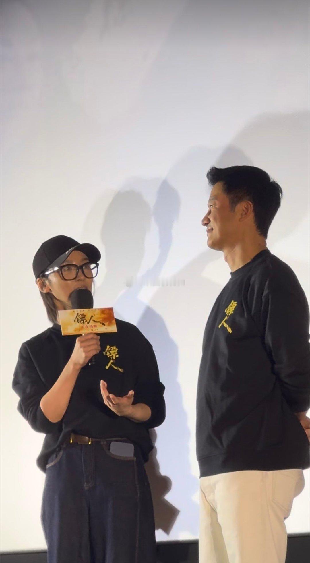 谢楠告诉吴京会有人为你而来谢楠现身镖人路演被谢楠这段话狠狠破防，电影照进现实，也