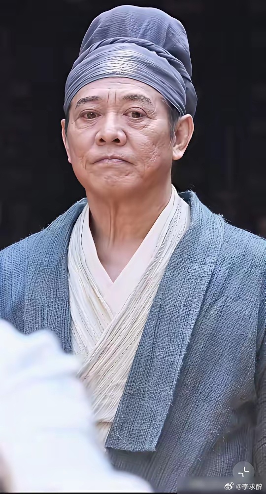 63岁的李连杰坐拥百亿身家，却一头扎进了短剧赛道。不少网友对此议论纷纷，猜测他是