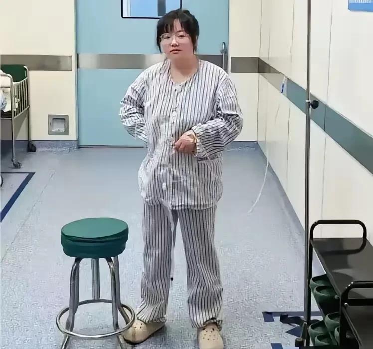 浙江一名二十八岁产妇在月子期间失去生命，这名产妇接受剖腹产手术顺利产下健康男婴，
