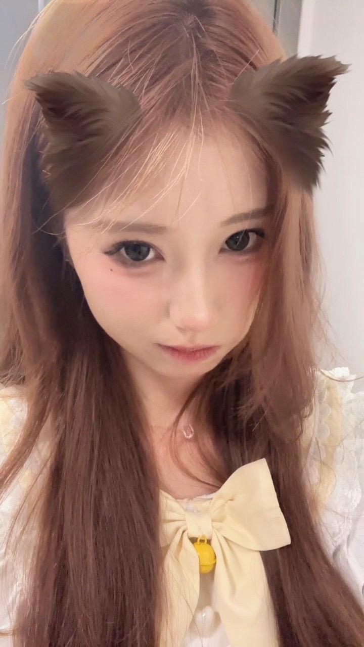 名字：凭什么告诉你 年龄：凭什么告诉你 性别：女 出生日期：0416 ...