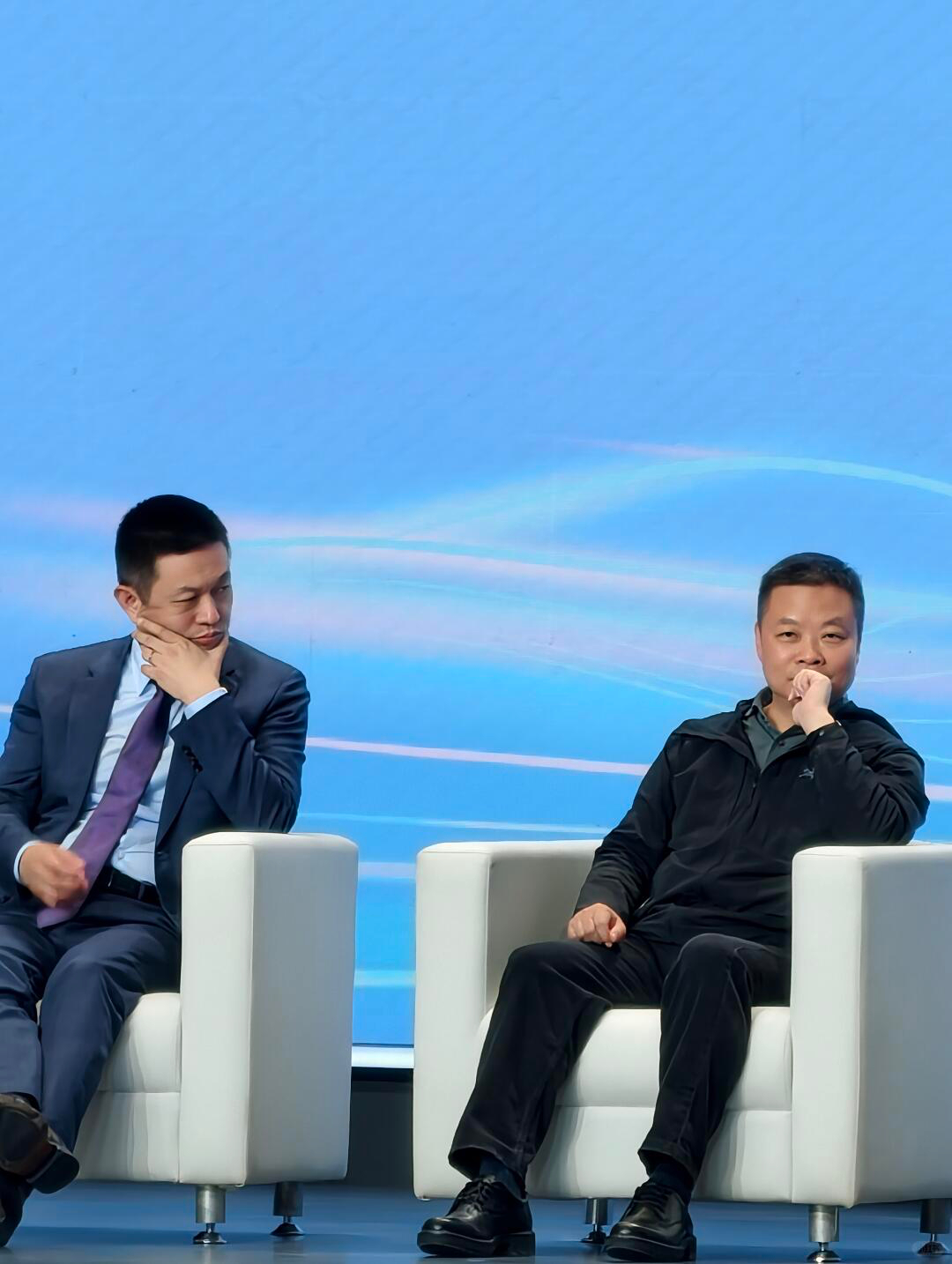 李斌谈自动驾驶核心价值李斌把自动驾驶的价值落在两个指标上：用户愿不愿意付费，以及