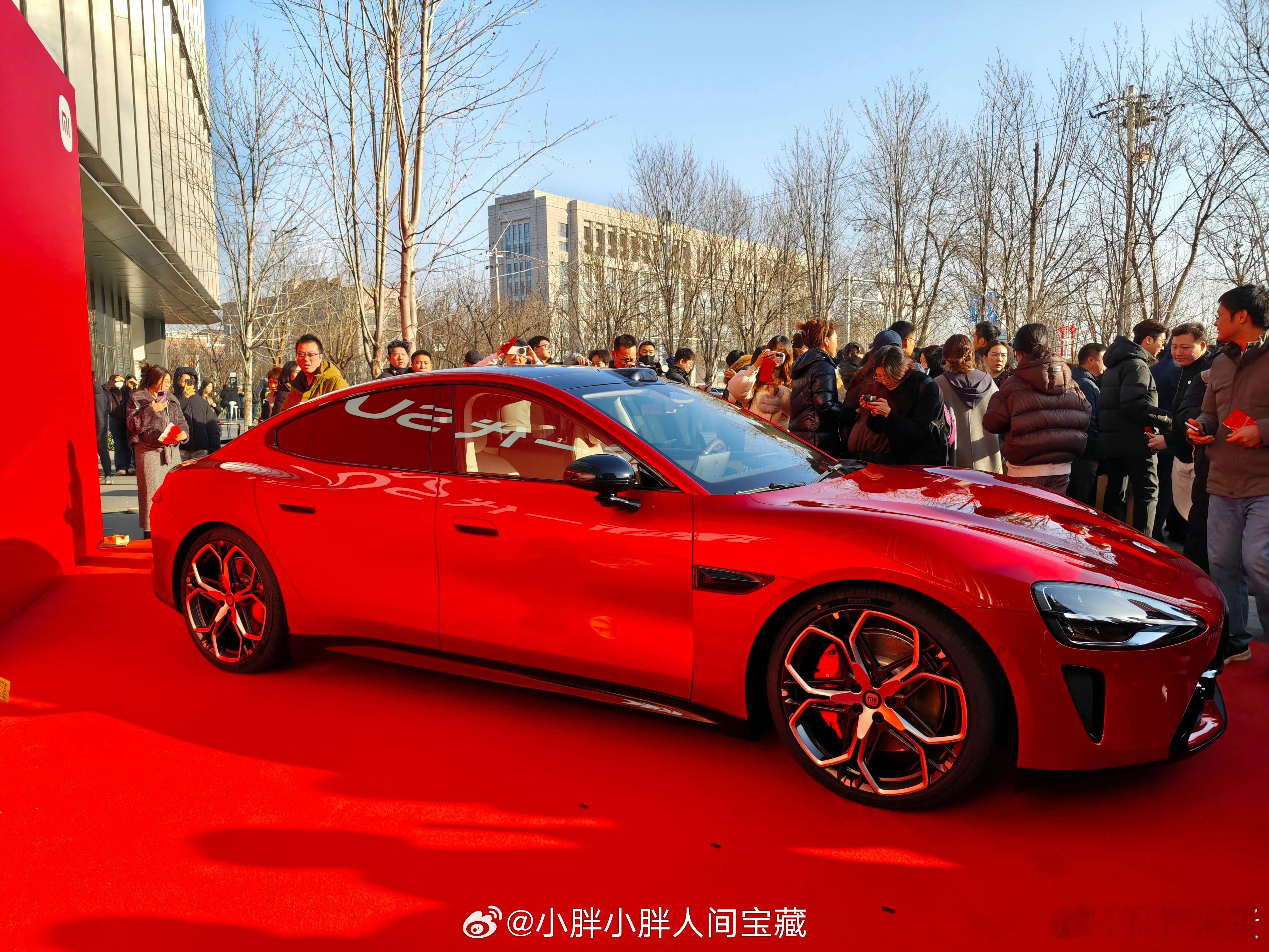 小米这次给新一代SU7上的赤霞红，颜色也太好看了红色本来就是运动车型的经典色，放