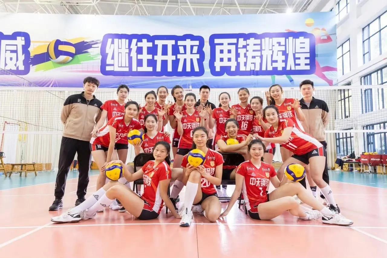 中国女排超级联赛即将开始，已经归队的江苏女排主攻张常宁在发布会上表示，因为身体还