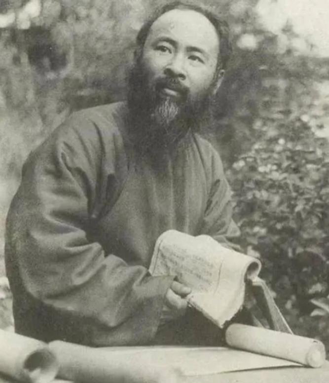 1917年，17岁的张大千和几名同学回家途中遭遇土匪，土匪让他写信索要银子赎身，