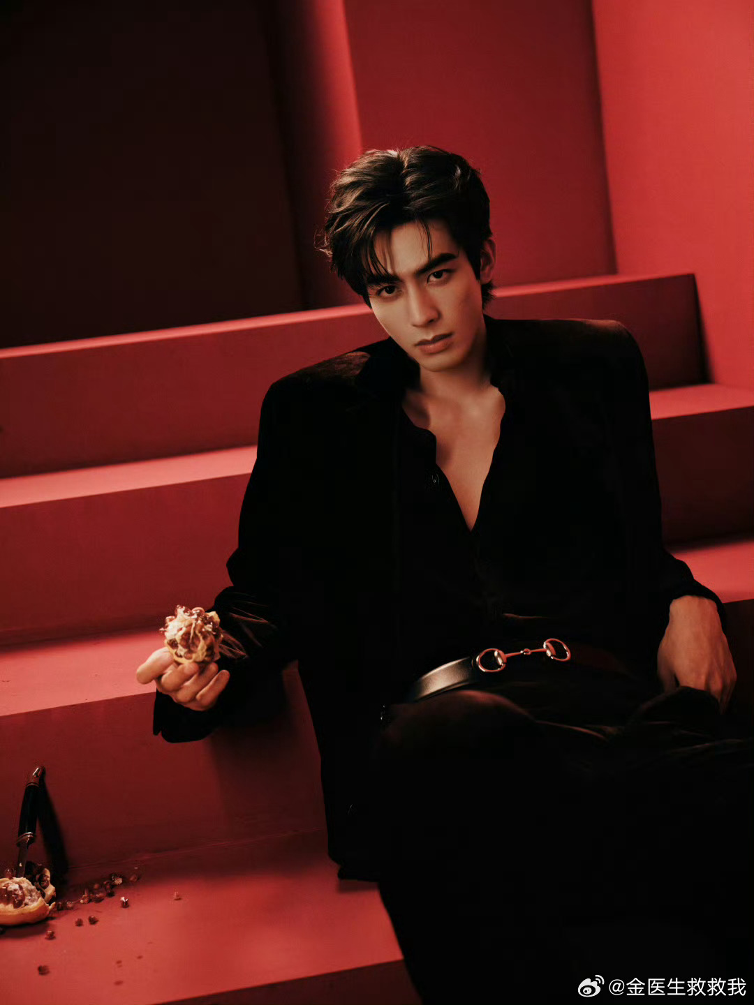 95两大颜霸张凌赫宋威龙都穿了深V啊，我的玛雅，谁是你的新郎，都好涩好欲啊张凌赫